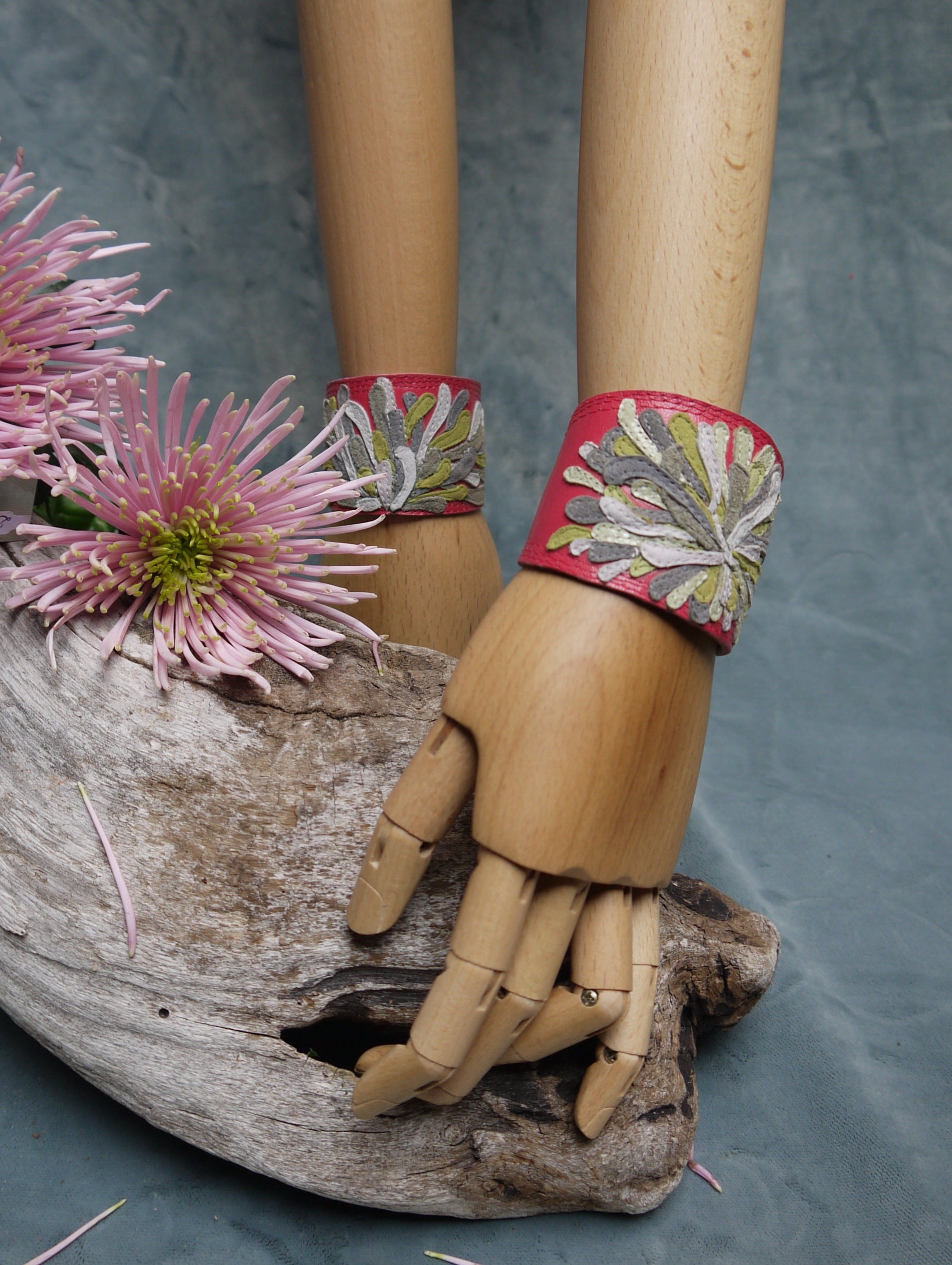 Chysanthemum Leather Cuff in hot pink with hand cut petals in  pale grey, white, green petals , one-of-a- kind, unique, made in Italy by designer-makers